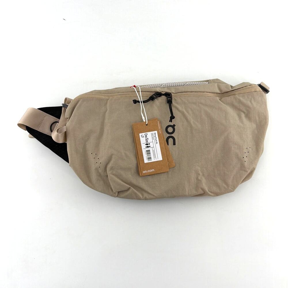 On Unisex Sand Black Sling Bag Pack 9L One Size - Picture 7 of 11